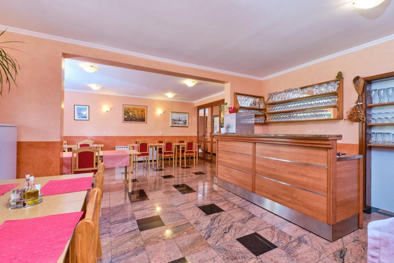 Rooms With A Parking Space Veli Losinj, Losinj - 21045 Exterior photo