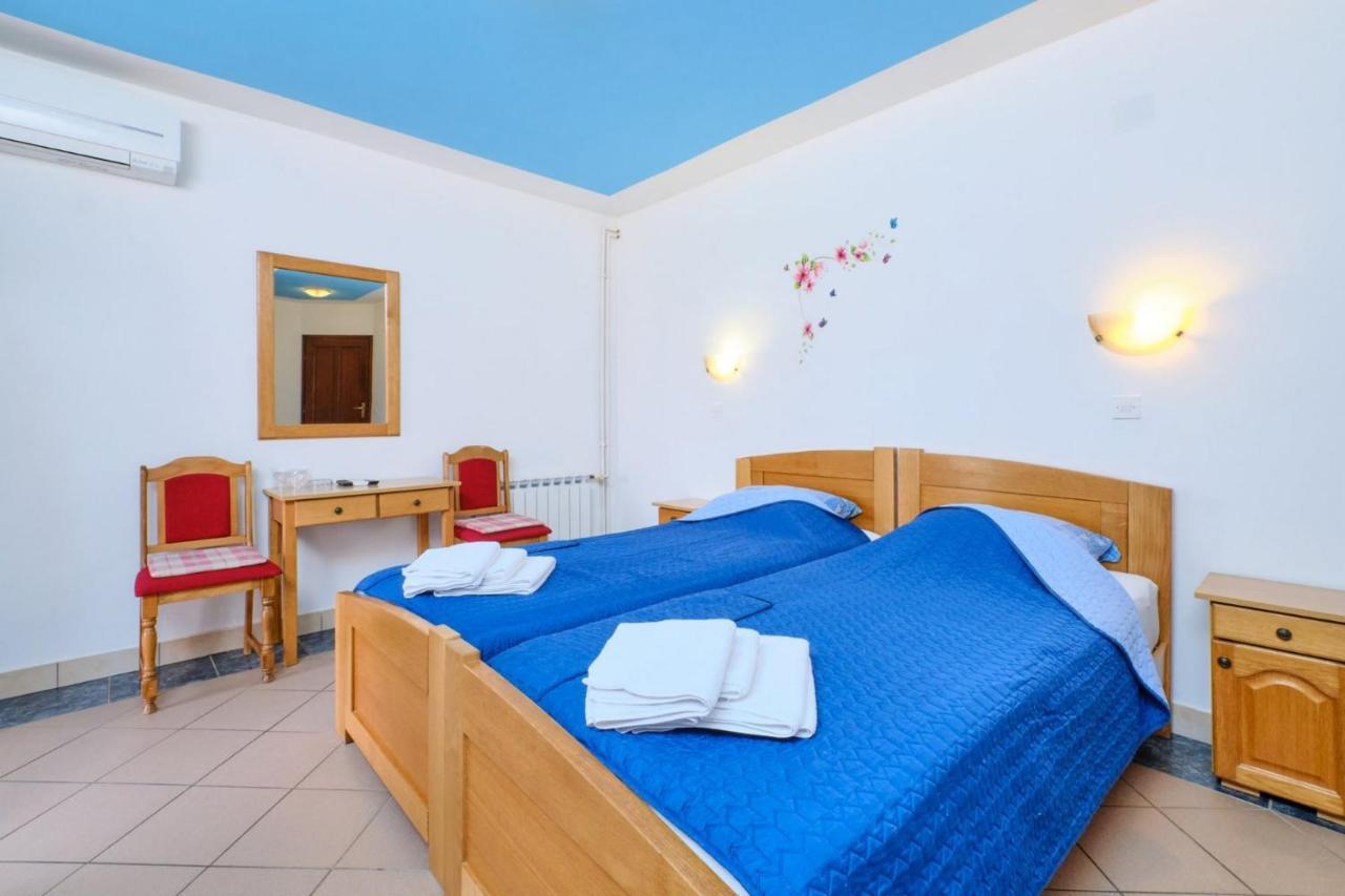 Rooms With A Parking Space Veli Losinj, Losinj - 21045 Exterior photo